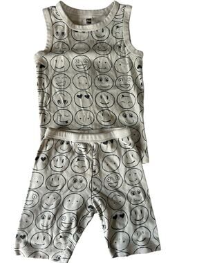 Tea Collection smile face pajams size 5